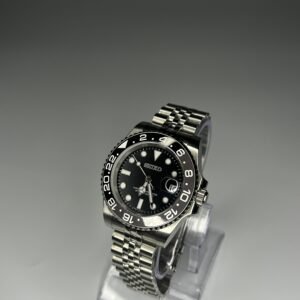 Alternative view of Bruce Wayne Watch Mod