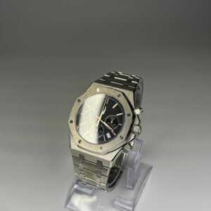 Alternative view of Black Dial SeikoOak