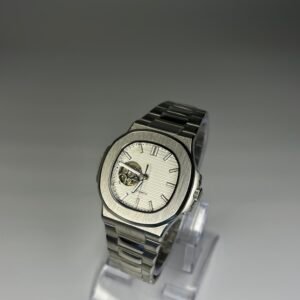 Alternative view of White Nautilus